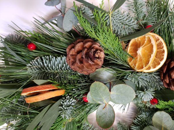 christmas wreatk making kit-orange slices-cinnamon-pinecones-door wreath