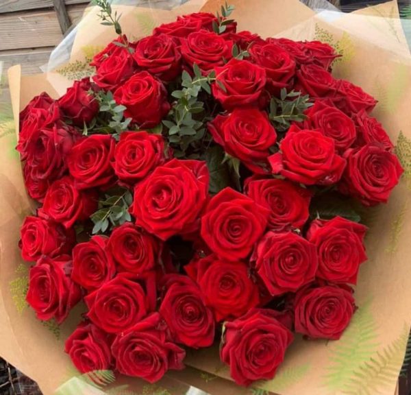 valentines day red roses-torquay-paignton-brixham-florist