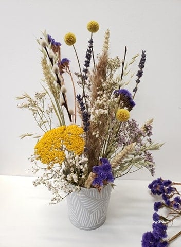 dried flower arranging kit DIY-florist-dried flowers-post-gift