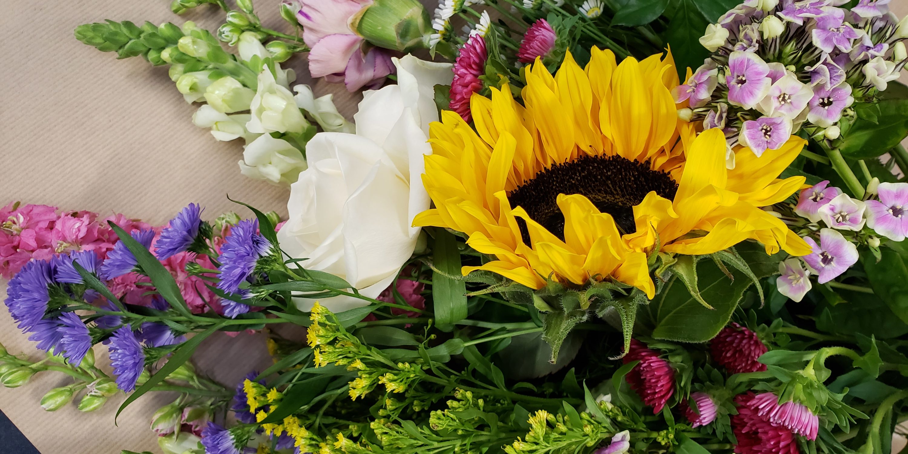 gift flowers-flower delivery-torbay florist