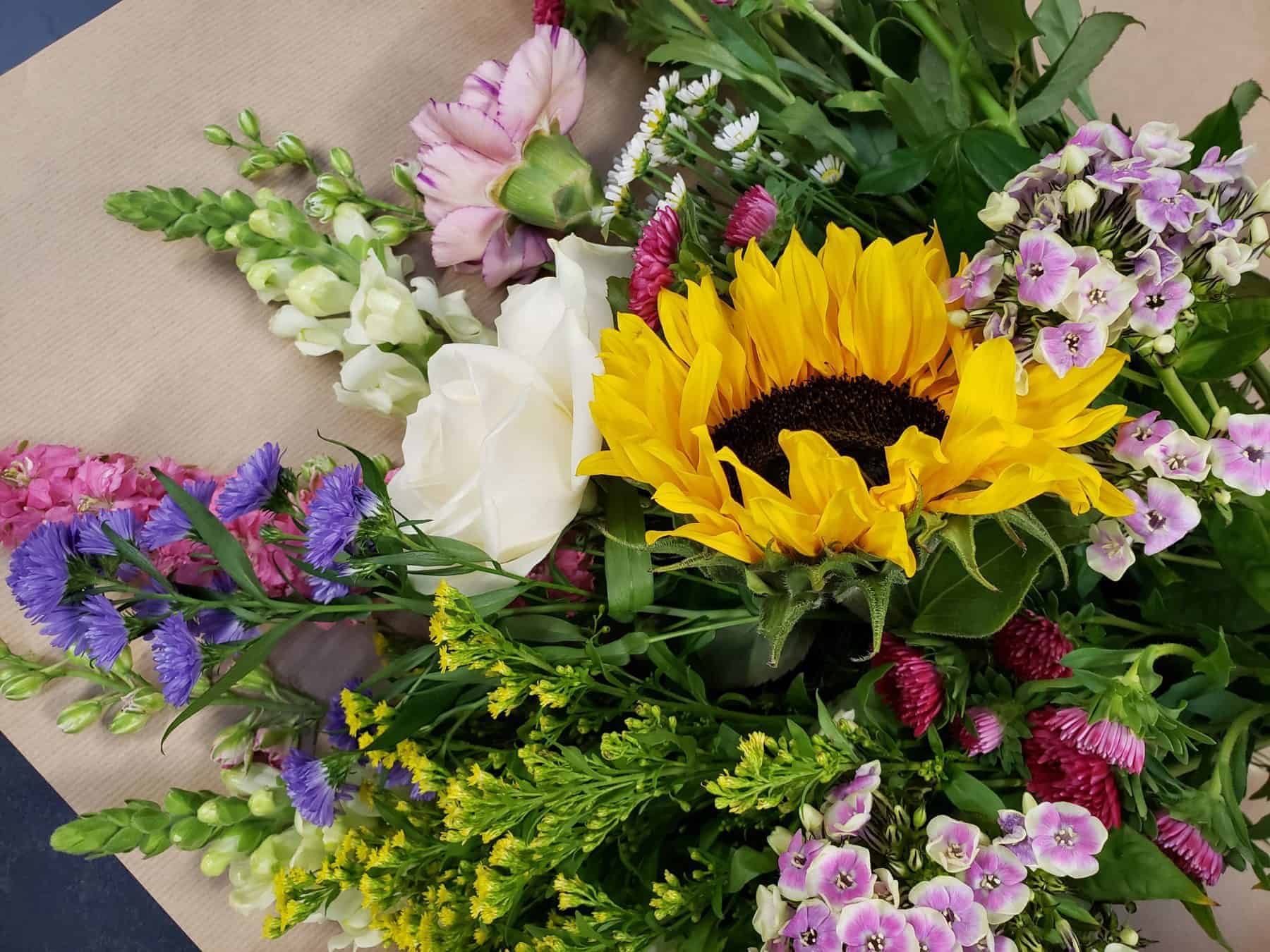shop-gift flowers-flower delivery-torbay florist