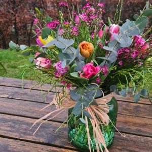 spring flowers-tulips-wax flower-flower delivery-torquay-paignton-cockington-tulip vase arrangement