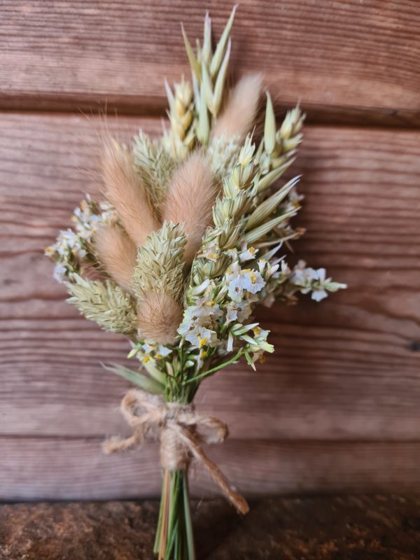 dried wedding flowers-neutral-dried bunny tails-white natural flowers-buttonholes-wedding party