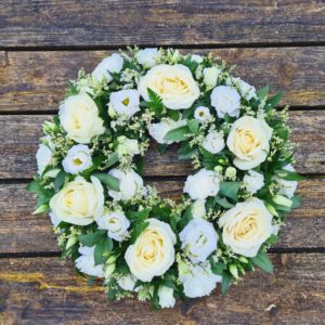 white wreath-funeral flowers-Torbay-Torquay-Paignton-Brixham-flower delivery