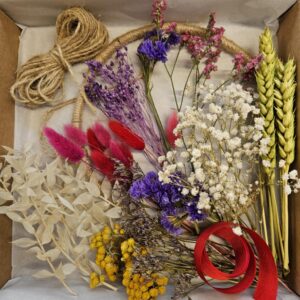 DIY dried flower hoop kit with colourful preserved flowers, craft supplies, and hoop frame — perfect for home décor, wedding décor, gift making, and creative DIY projects